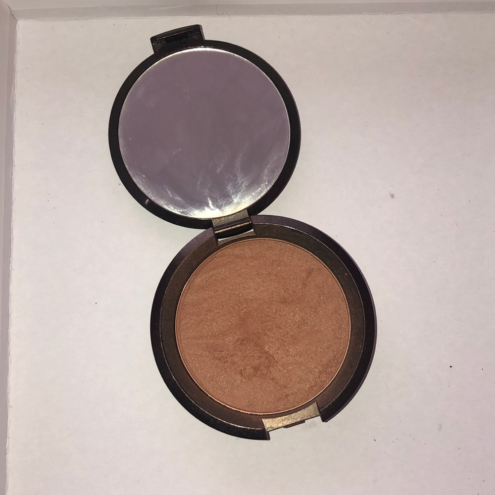 Becca Bronzer